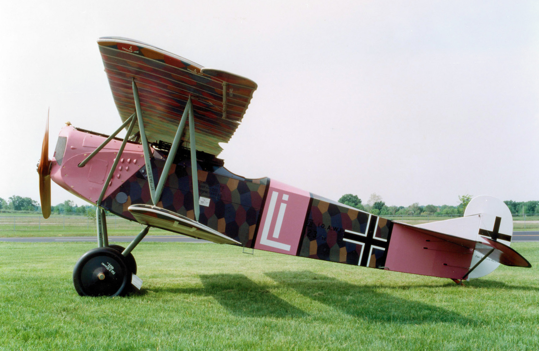 Aircraft-inspired furniture construction process